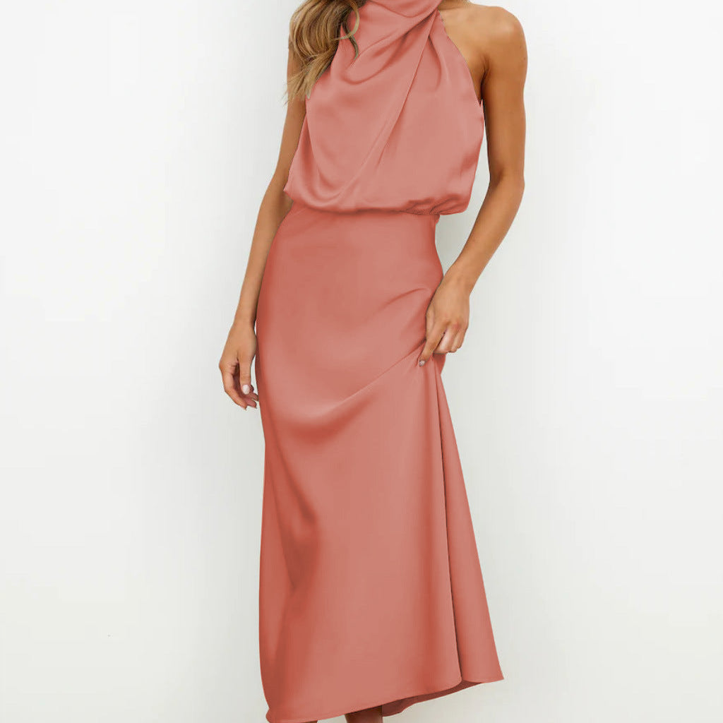 Carlina | Vestido largo de satén con cuello halter