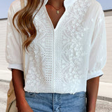 Cambria – Blusa con cuello con abertura y bordado