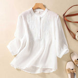 Laurienne™ | Blusa bordada con cuello Mao