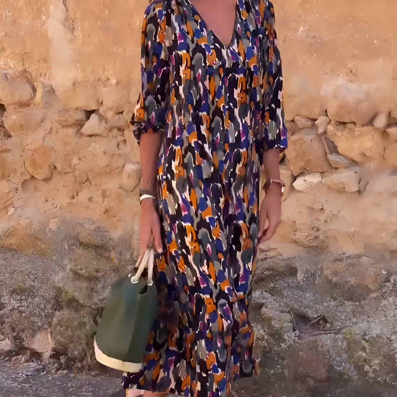 Nathalie | Vestido con cuello en V y estampado retro