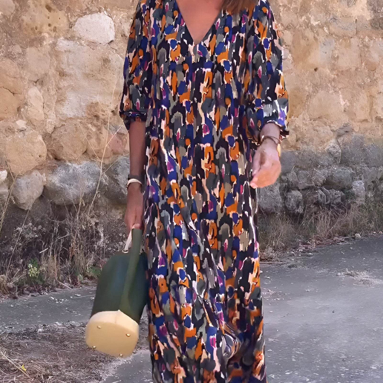 Nathalie | Vestido con cuello en V y estampado retro