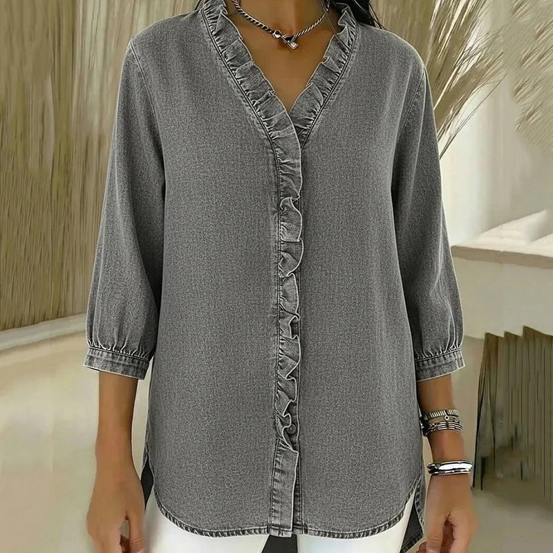 Adele | Blusa de denim fluido con escote en V y volantes