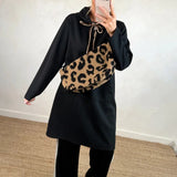 Glorita – Vestido juvenil con capucha y corte en A