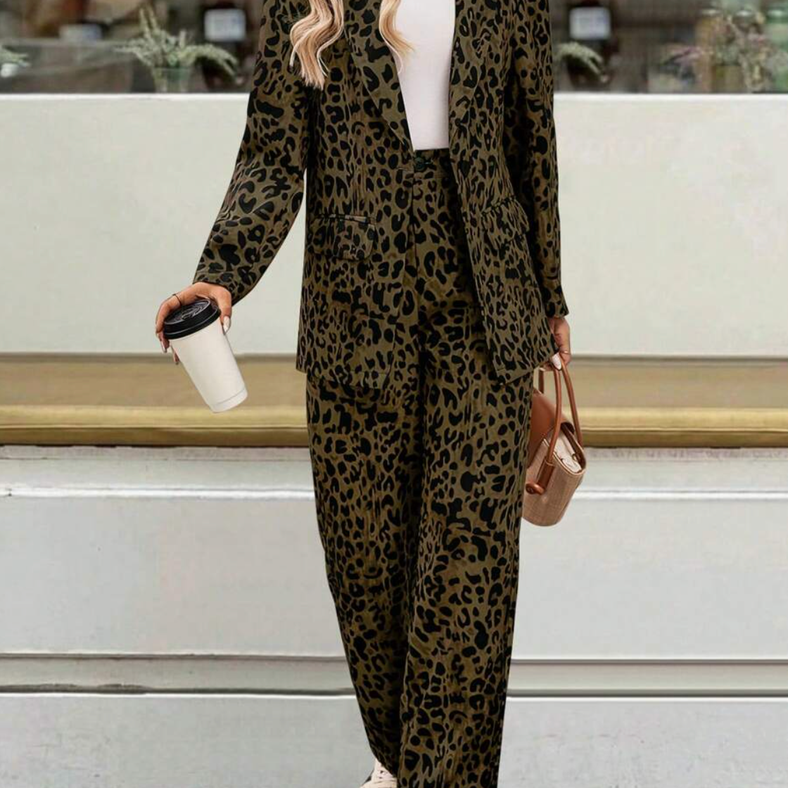 Loungewear Club™️ | Elegante conjunto con estampado de leopardo