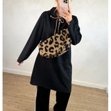Glorita – Vestido juvenil con capucha y corte en A
