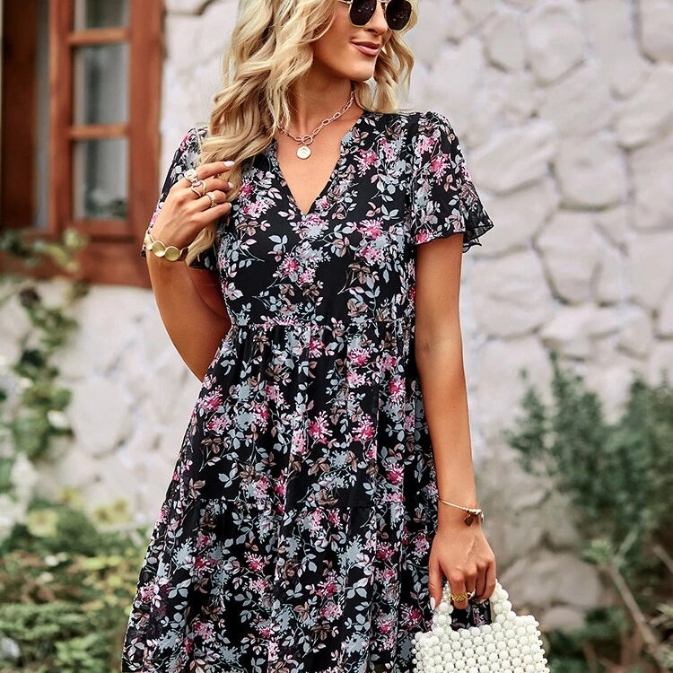 Noa™ Vestido floral de manga corta con cuello en V