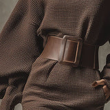 CLÉA | Vestido corto y elegante de punto con cinturón estructurado