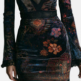 Liora ❘ Vestido Corto Elegante de Terciopelo Floral con Encaje