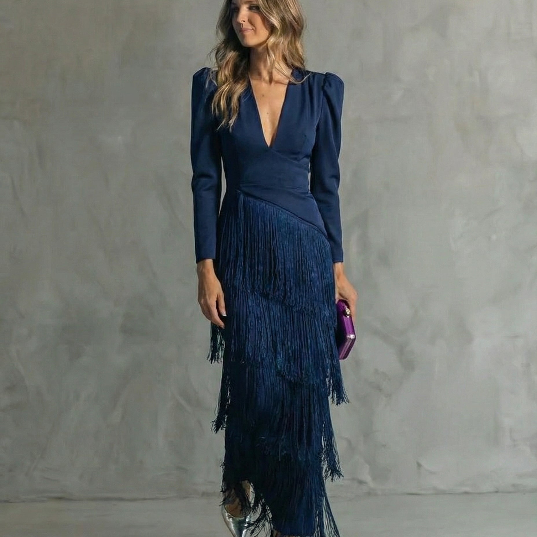 Clara · Vestido elegante con mangas de flecos para Mujer