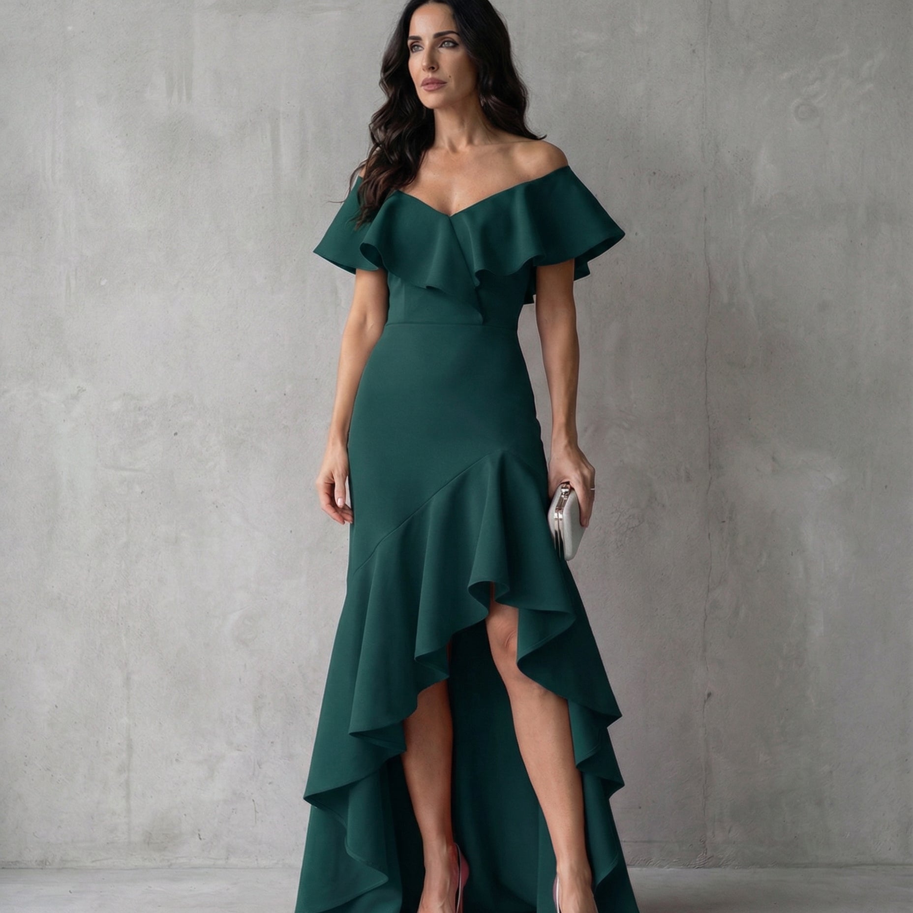 Isabel · Vestido elegante de Mujer con volantes y escote en V