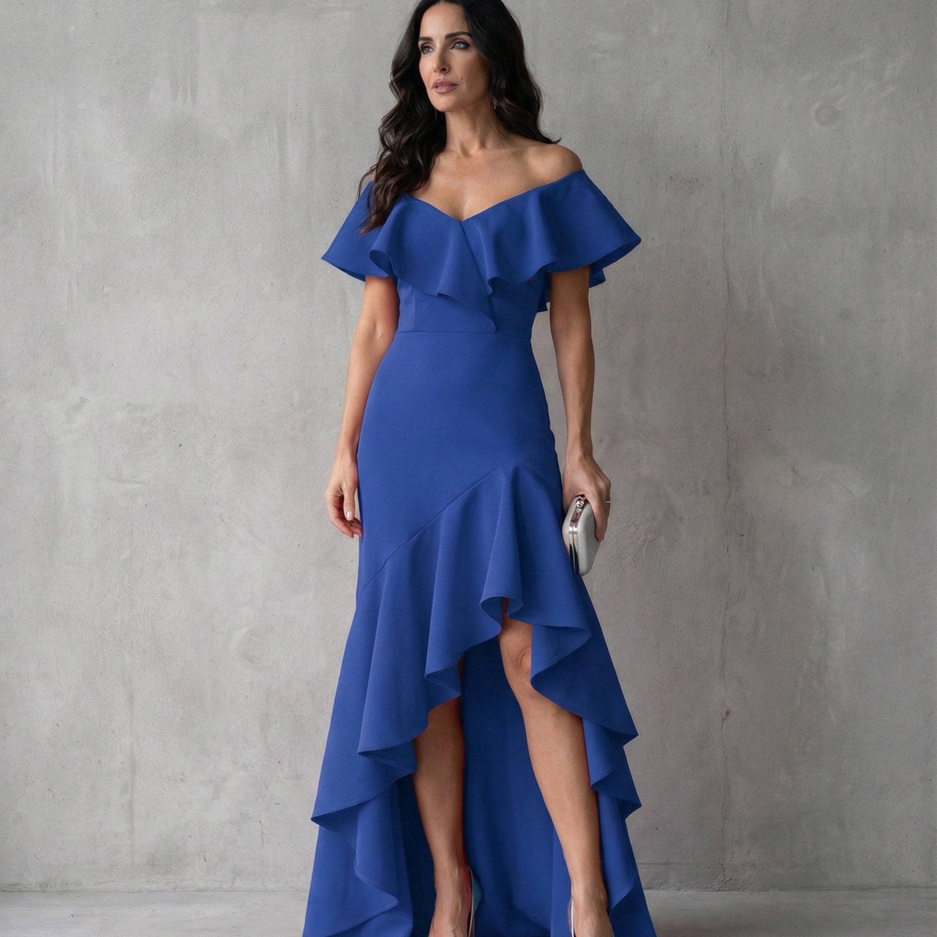 Isabel · Vestido elegante de Mujer con volantes y escote en V