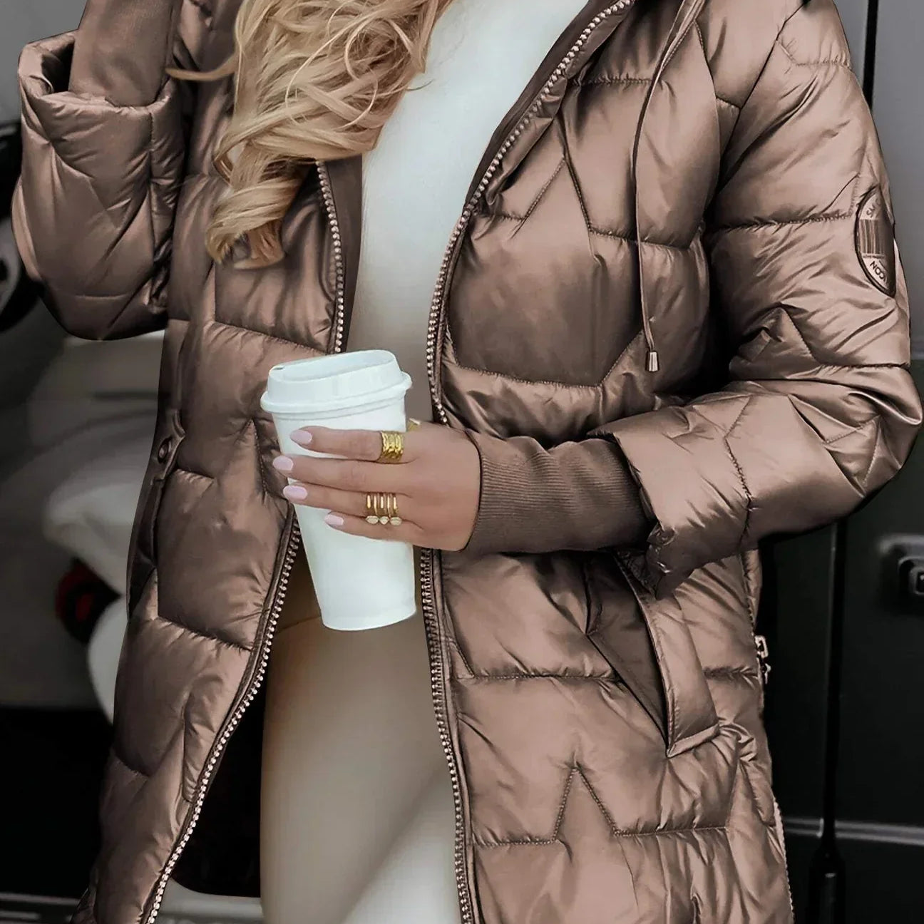 Nolwen - Elegante abrigo de invierno con capucha y acolchado