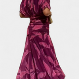 Magda™ | Vestido largo de flores con escote en V