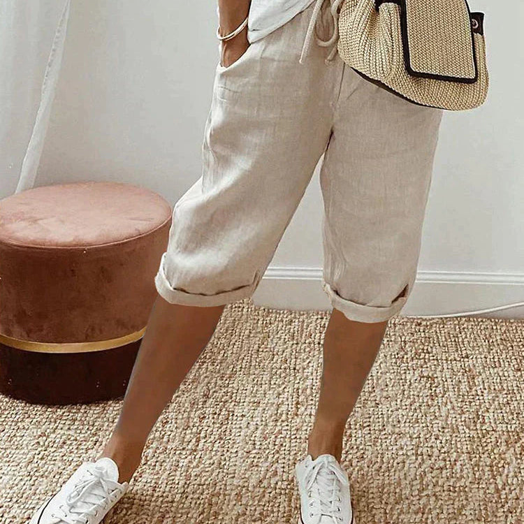 AMANDA | PANTALONES CORTOS CÓMODOS CON BAJO VUELTO